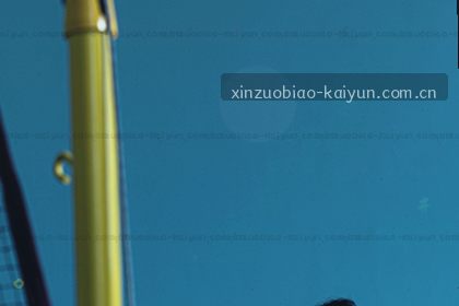 库里持球突破科比防守瞬间